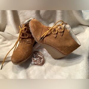 Tom’s Suede Wedge Heel Boots